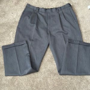 Classic fit pleated Mens pants